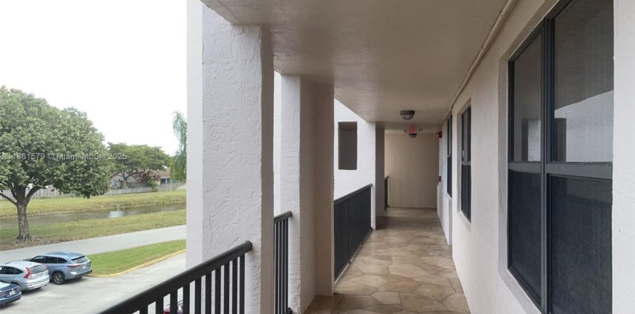 Condo in Sunrise, Florida, 2 bedrooms  № 1892186