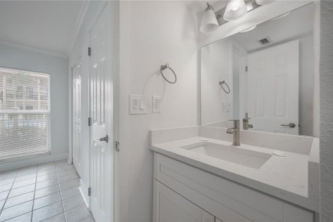 Condo in Saint Pete Beach, Florida, 1 bedroom  № 2204913 - photo 13