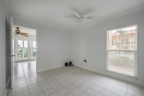 Condo in Saint Pete Beach, Florida, 1 bedroom  № 2204913 - photo 14