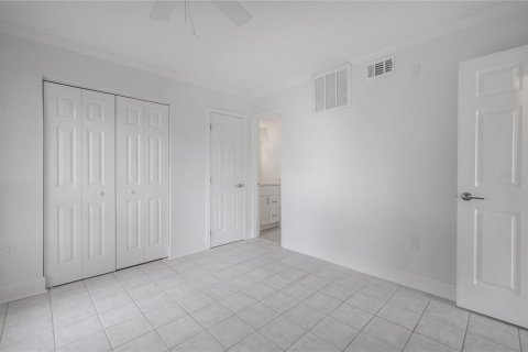 Condo in Saint Pete Beach, Florida, 1 bedroom  № 2204913 - photo 11