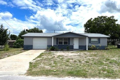 House in Hudson, Florida 2 bedrooms, 96.15 sq.m. № 2367154