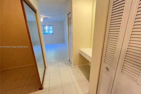 Купить кондоминиум в Лодерхилл, Флорида 1 спальня, 86.21м2, № 1981969 - фото 26