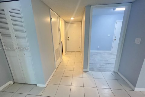 Купить кондоминиум в Лодерхилл, Флорида 1 спальня, 86.21м2, № 1981969 - фото 24