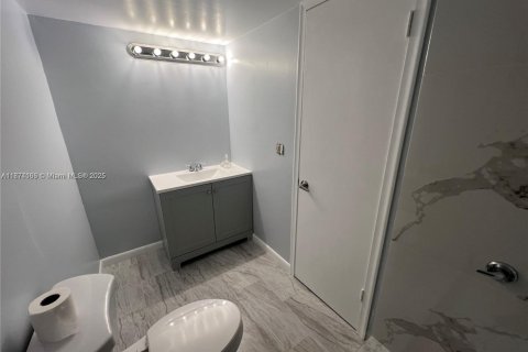 Купить кондоминиум в Лодерхилл, Флорида 1 спальня, 86.21м2, № 1981969 - фото 30