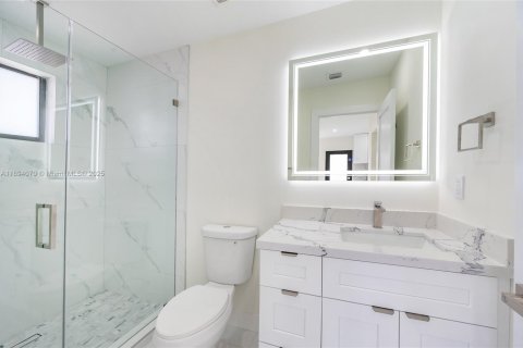 Casa en venta en Miami, Florida, 3 dormitorios, 93.55 m2 № 1945871 - foto 17