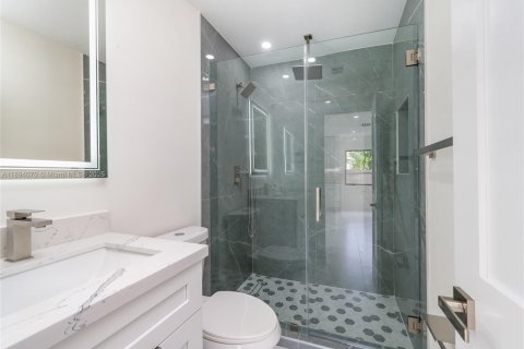 Casa en venta en Miami, Florida, 3 dormitorios, 93.55 m2 № 1945871 - foto 10