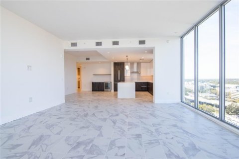 Condo in Saint Petersburg, Florida, 2 bedrooms  № 1792932 - photo 9