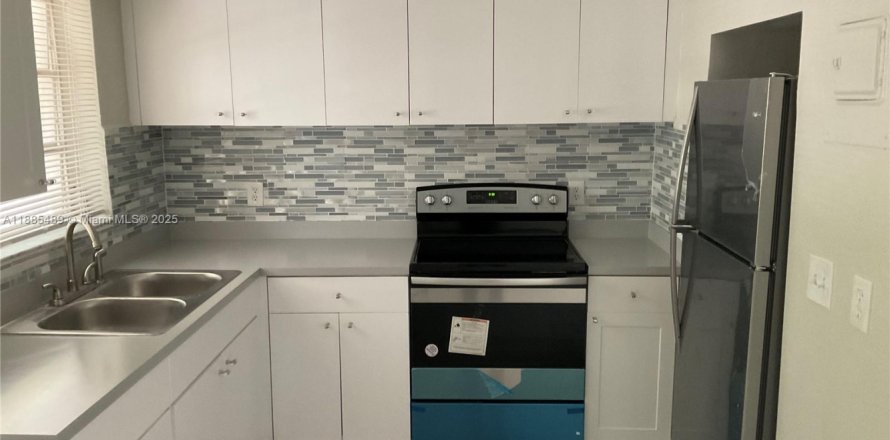 Villa ou maison à Fort Lauderdale, Floride 1 chambre, 88.26 m2 № 1932254