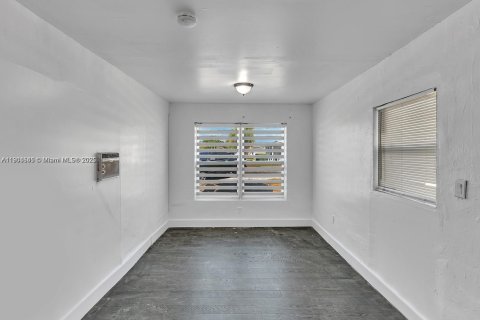 Купить виллу или дом в Холливуд, Флорида 4 спальни, 156.54м2, № 1956073 - фото 23