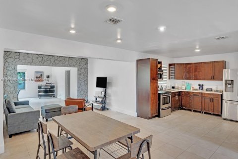 Купить виллу или дом в Холливуд, Флорида 4 спальни, 156.54м2, № 1956073 - фото 29