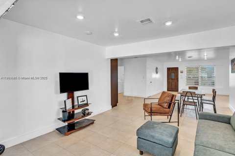 Купить виллу или дом в Холливуд, Флорида 4 спальни, 156.54м2, № 1956073 - фото 7