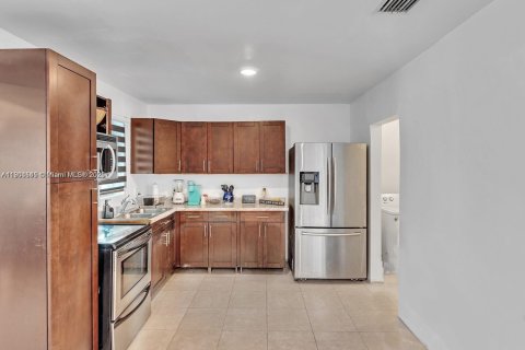 Купить виллу или дом в Холливуд, Флорида 4 спальни, 156.54м2, № 1956073 - фото 28