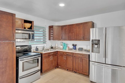 Купить виллу или дом в Холливуд, Флорида 4 спальни, 156.54м2, № 1956073 - фото 27