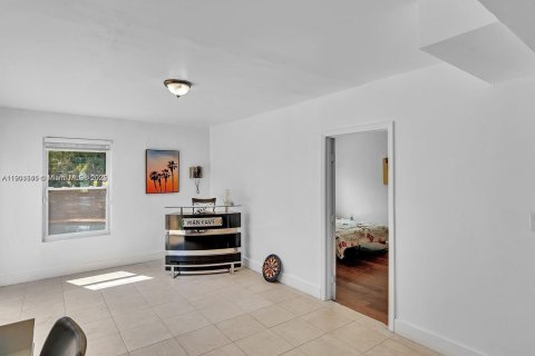 Купить виллу или дом в Холливуд, Флорида 4 спальни, 156.54м2, № 1956073 - фото 17