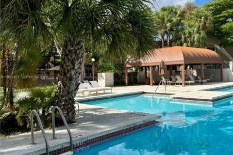 Copropriété à vendre à Miami, Floride: 2 chambres, 121.89 m2 № 2063133 - photo 3