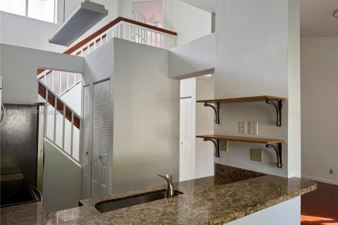 Copropriété à vendre à Miami, Floride: 2 chambres, 121.89 m2 № 2063133 - photo 21