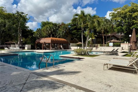 Copropriété à vendre à Miami, Floride: 2 chambres, 121.89 m2 № 2063133 - photo 2