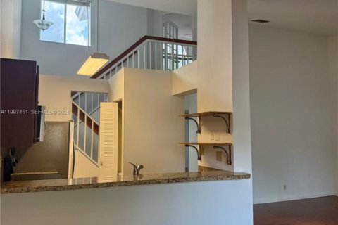 Copropriété à vendre à Miami, Floride: 2 chambres, 121.89 m2 № 2063133 - photo 16