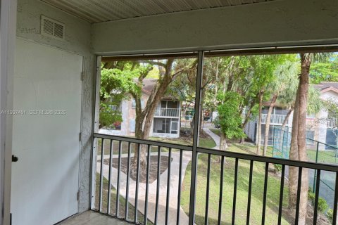 Copropriété à vendre à Miami, Floride: 2 chambres, 121.89 m2 № 2063133 - photo 22