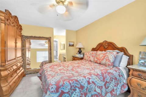 Condo in Sunrise, Florida, 2 bedrooms  № 1979069 - photo 17