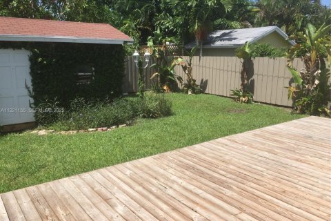 House in Miami, Florida 3 bedrooms, 117.89 sq.m. № 1988059 - photo 19