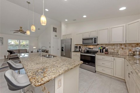 House in North Port, Florida 3 bedrooms, 132.57 sq.m. № 2155898 - photo 9