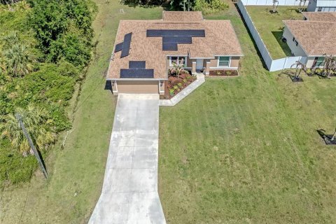 House in North Port, Florida 3 bedrooms, 132.57 sq.m. № 2155898 - photo 30