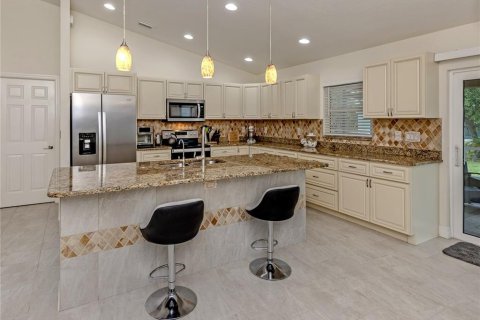House in North Port, Florida 3 bedrooms, 132.57 sq.m. № 2155898 - photo 7