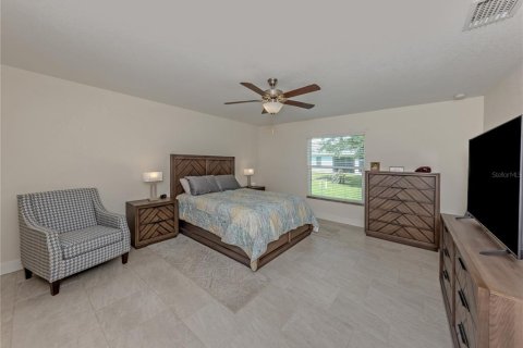 House in North Port, Florida 3 bedrooms, 132.57 sq.m. № 2155898 - photo 13