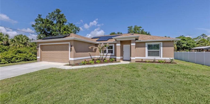 House in North Port, Florida 3 bedrooms, 132.57 sq.m. № 2155898