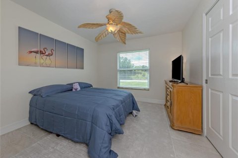 House in North Port, Florida 3 bedrooms, 132.57 sq.m. № 2155898 - photo 18