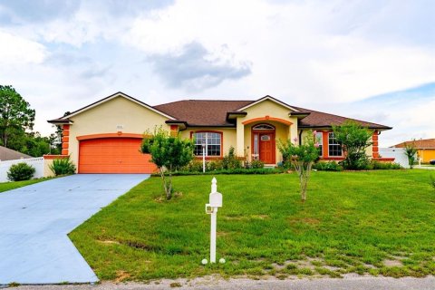 House in Ocala, Florida 3 bedrooms, 203.55 sq.m. № 2101457