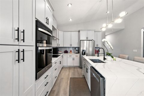 House in Orlando, Florida 4 bedrooms, 143.63 sq.m. № 1885827 - photo 12