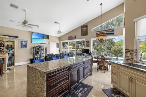 House in Coral Springs, Florida 5 bedrooms, 293.2 sq.m. № 2191029 - photo 20