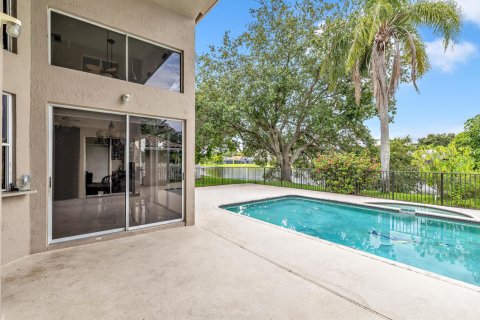 House in Coral Springs, Florida 5 bedrooms, 293.2 sq.m. № 2191029 - photo 27