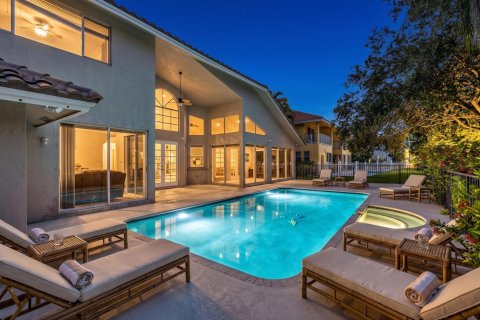 House in Coral Springs, Florida 5 bedrooms, 293.2 sq.m. № 2191029