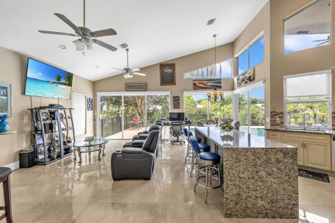 House in Coral Springs, Florida 5 bedrooms, 293.2 sq.m. № 2191029 - photo 17