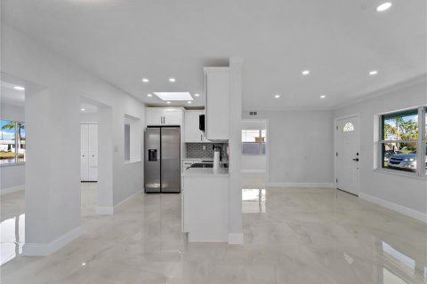Villa ou maison à vendre à Port Charlotte, Floride: 4 chambres, 145.21 m2 № 2202632 - photo 9