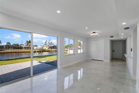 Villa ou maison à vendre à Port Charlotte, Floride: 4 chambres, 145.21 m2 № 2202632 - photo 13