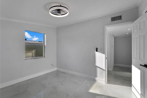 Villa ou maison à vendre à Port Charlotte, Floride: 4 chambres, 145.21 m2 № 2202632 - photo 23