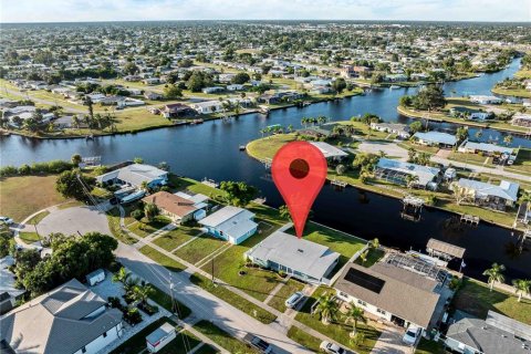Villa ou maison à vendre à Port Charlotte, Floride: 4 chambres, 145.21 m2 № 2202632 - photo 2