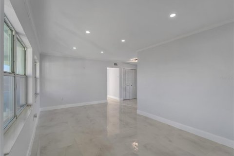 Villa ou maison à vendre à Port Charlotte, Floride: 4 chambres, 145.21 m2 № 2202632 - photo 6