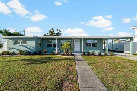 Villa ou maison à vendre à Port Charlotte, Floride: 4 chambres, 145.21 m2 № 2202632 - photo 3