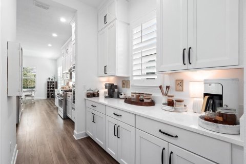 House in Winter Garden, Florida 5 bedrooms, 383.04 sq.m. № 1875775 - photo 8