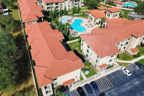 Condo in Davenport, Florida, 4 bedrooms № 2113924 - photo 17