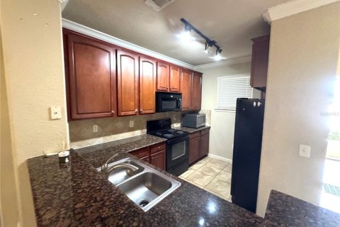 Condo in Davenport, Florida, 4 bedrooms № 2113924 - photo 2