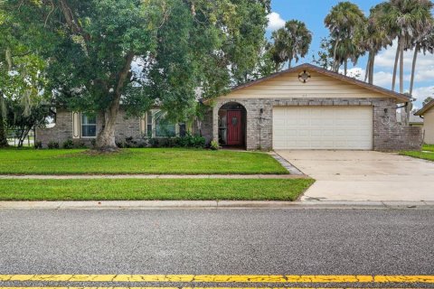 House in Daytona Beach, Florida 3 bedrooms, 143.53 sq.m. № 2389226