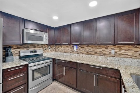House in Daytona Beach, Florida 3 bedrooms, 143.53 sq.m. № 2389226 - photo 15