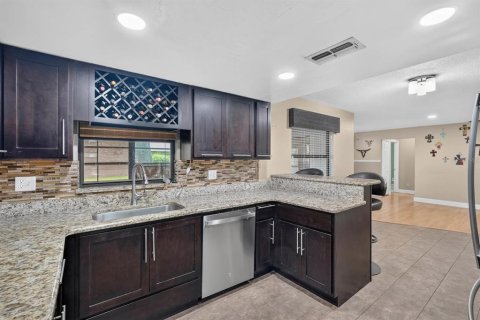 House in Daytona Beach, Florida 3 bedrooms, 143.53 sq.m. № 2389226 - photo 14