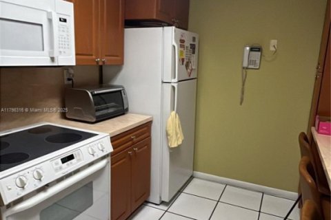 Commercial property in Miami, Florida № 1712064 - photo 8